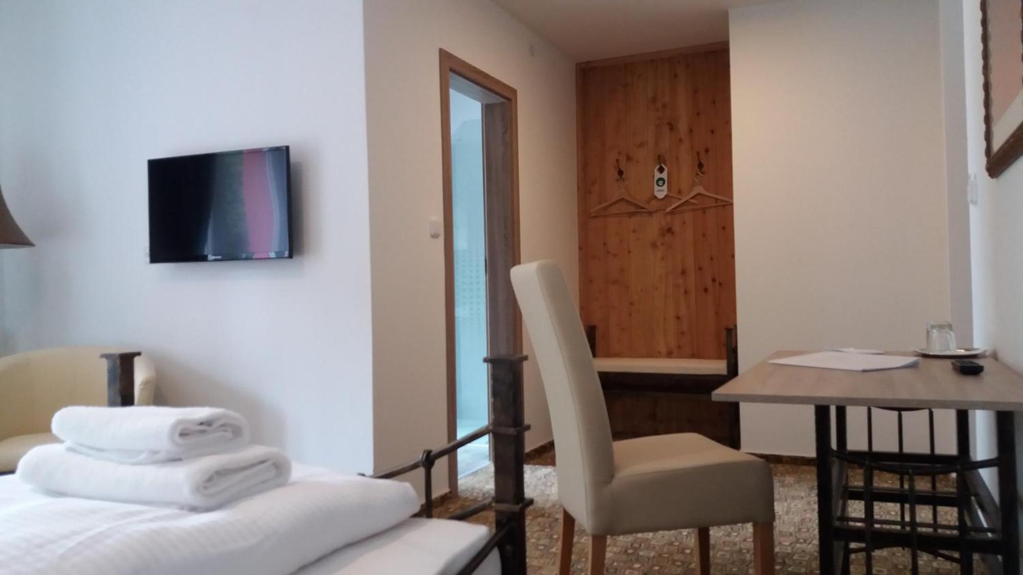 Hotel Bouczech Lipno nad Vltavou Dış mekan fotoğraf