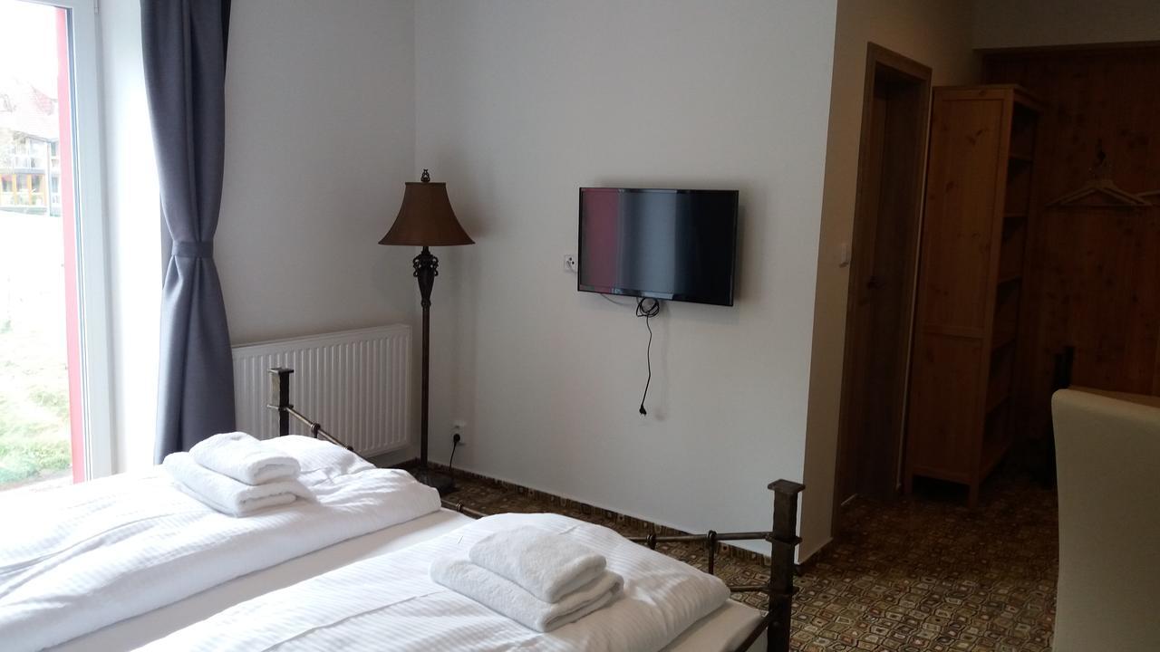 Hotel Bouczech Lipno nad Vltavou Dış mekan fotoğraf