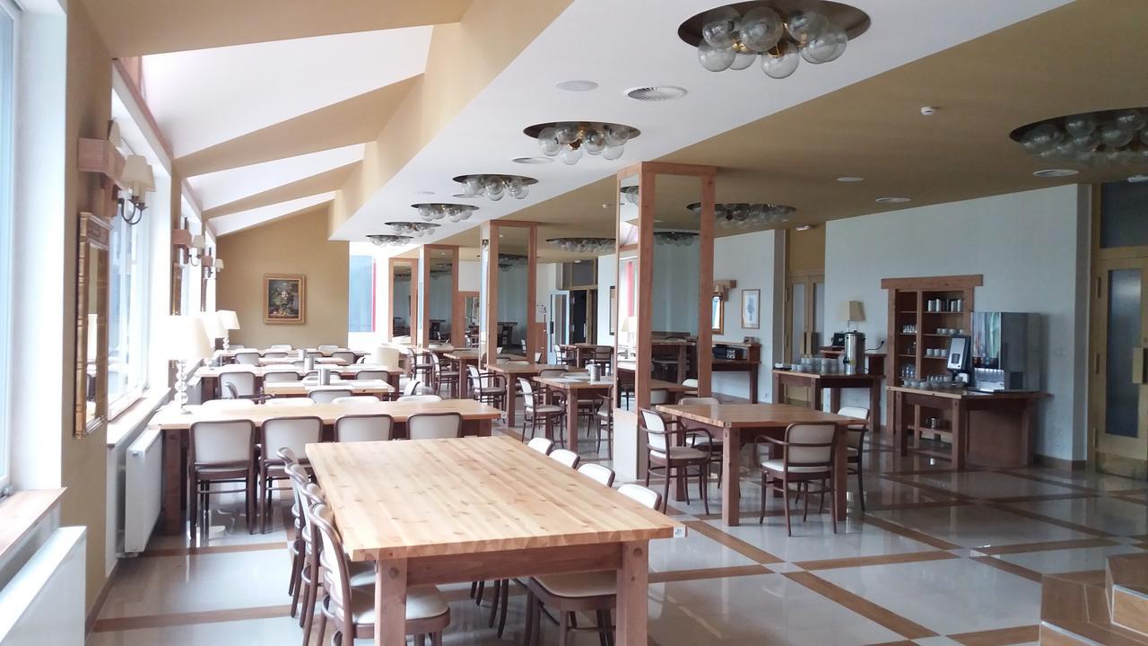 Hotel Bouczech Lipno nad Vltavou Dış mekan fotoğraf