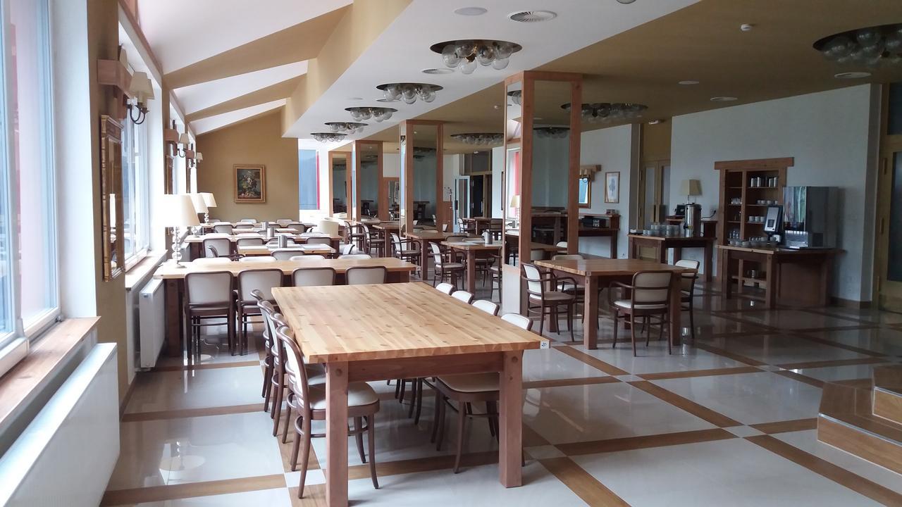 Hotel Bouczech Lipno nad Vltavou Dış mekan fotoğraf